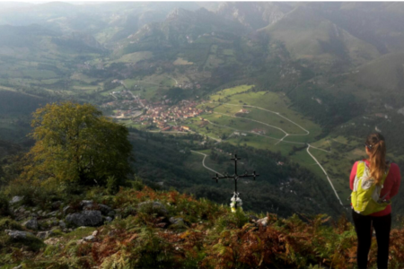 Cruz homenaje a los Pastores de Arenas